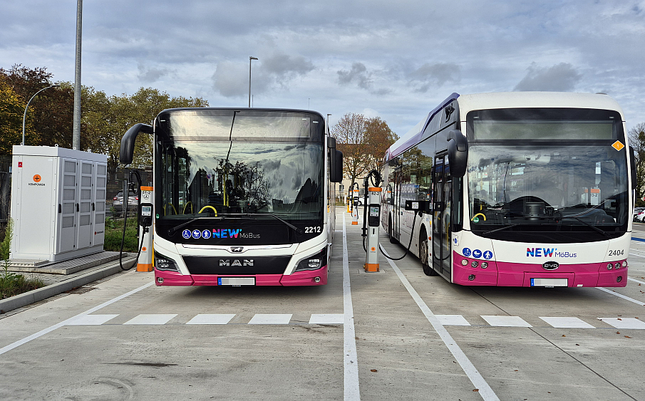 E-Busse laden an Kempower Satelliten